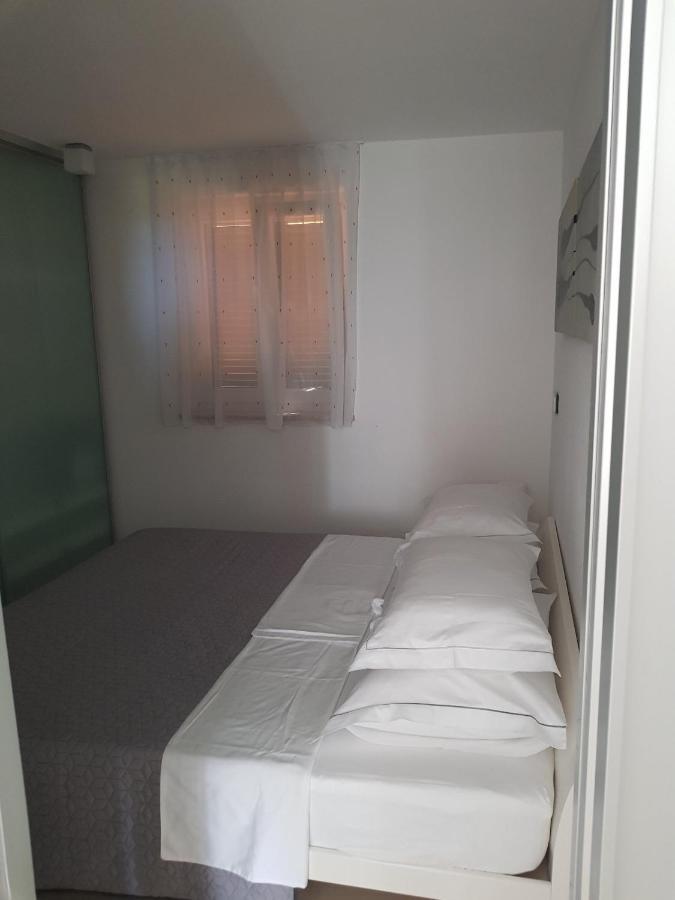 Apartments Fontana Zambratija Εξωτερικό φωτογραφία